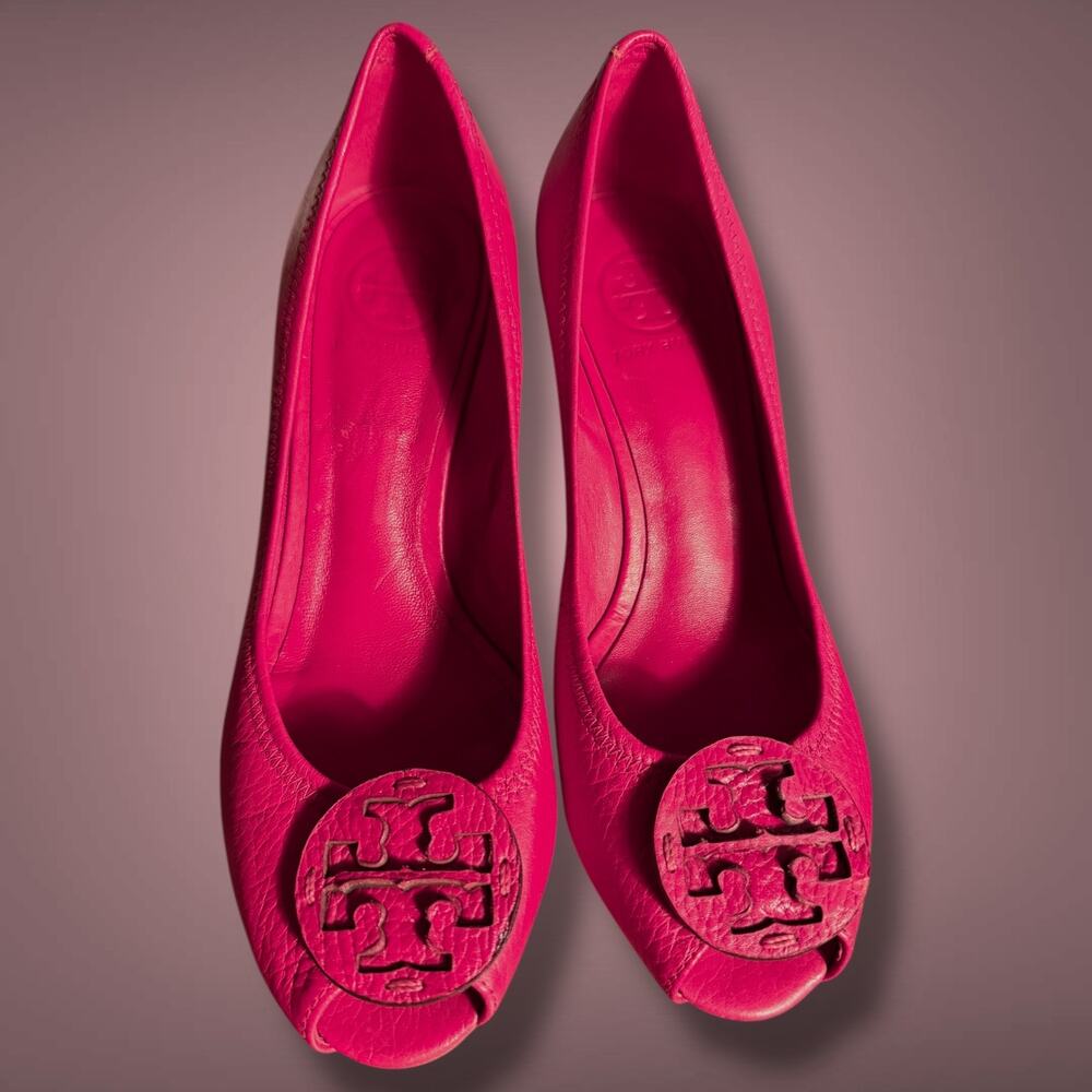 Size 8 TORY BURCH Sally Peep Toe Pink Tumbled Leather Wedge Leather Logo Detail - Picture 2 of 13